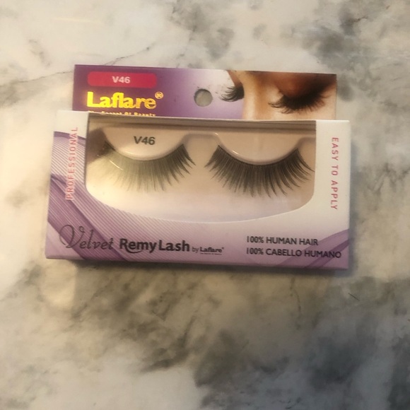 Lashes - Picture 5 of 5